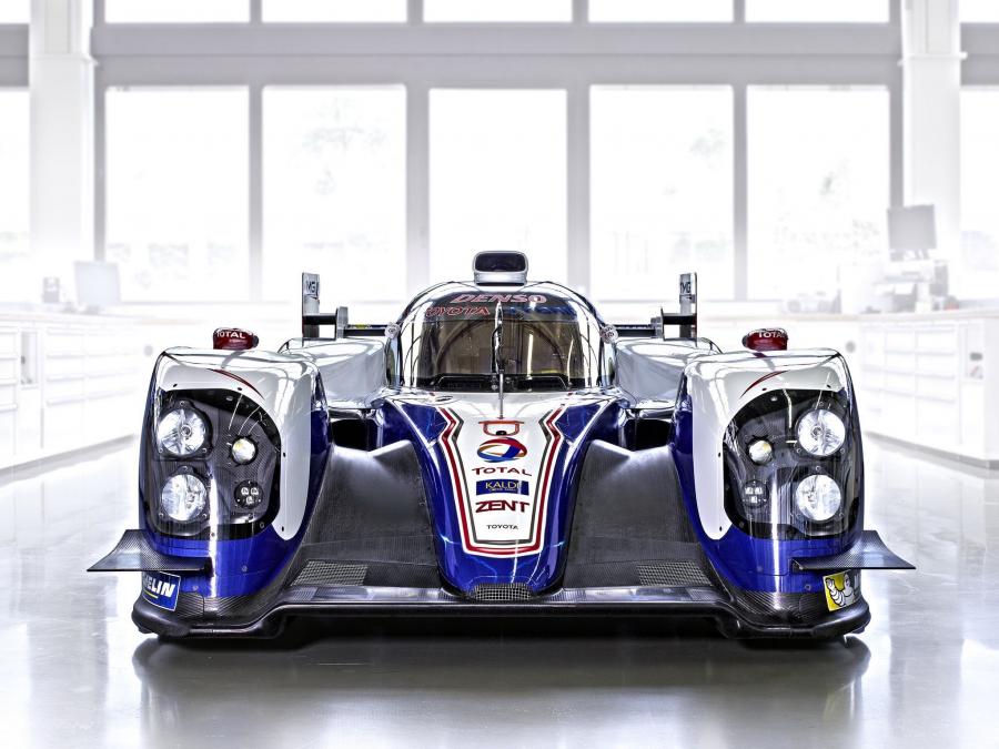  Toyota TS030 Hybrid 2013 года  (фото 10 из 20)